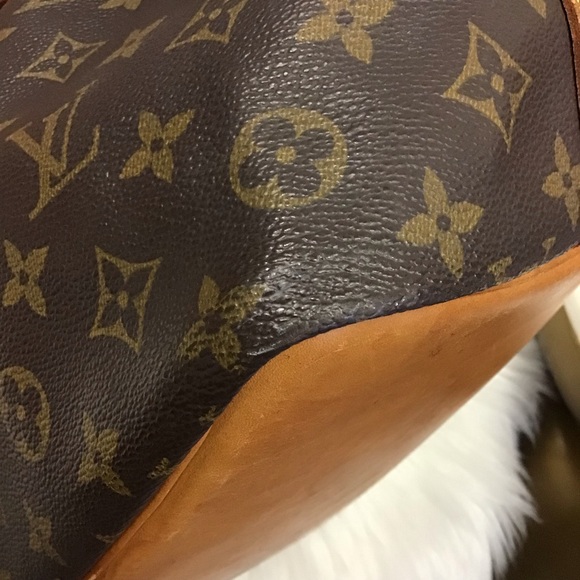 Louis Vuitton Monogram Noe Petit - Picture 4 of 11